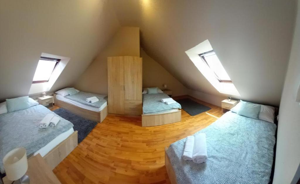 Ferienwohnung Lujza Apartman Goedoello Exterior foto