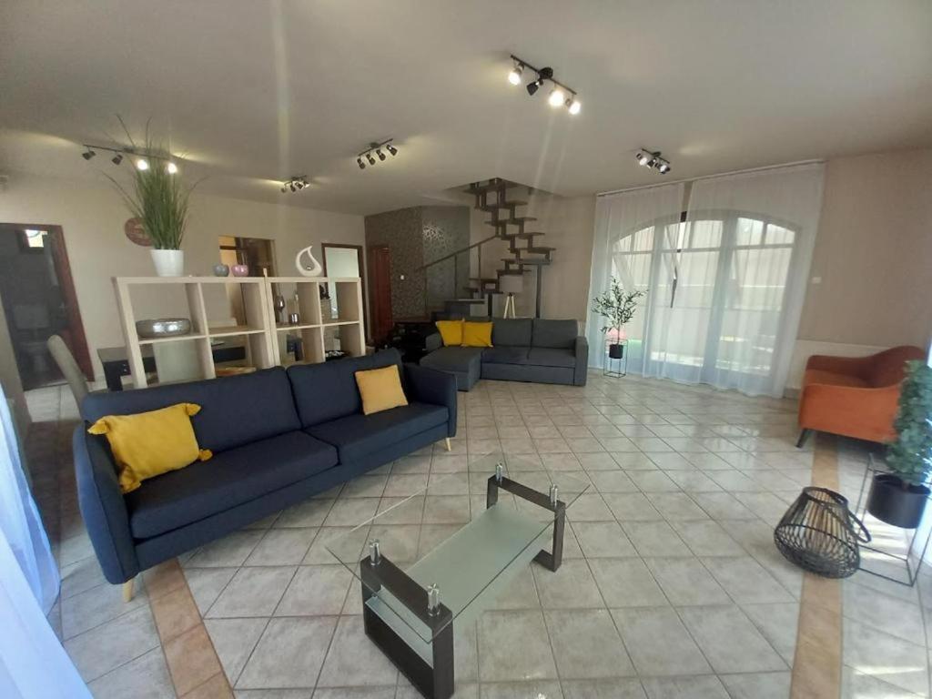 Ferienwohnung Lujza Apartman Goedoello Exterior foto